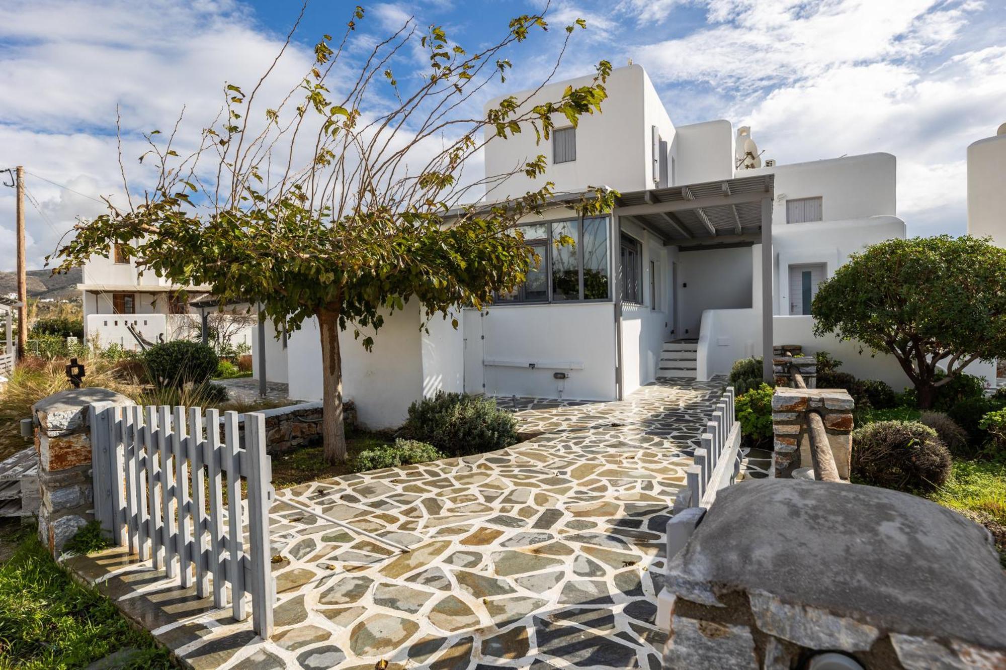 Hidden Gem Aqua Marine - Sea View - Mikri Vigla Villa Naxos City